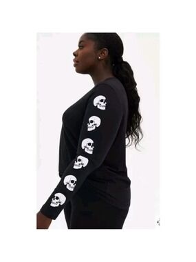 Torrid Black Skulls Graphic Long Sleeve Crew Neck Top Women's Size 2X Slim Fit